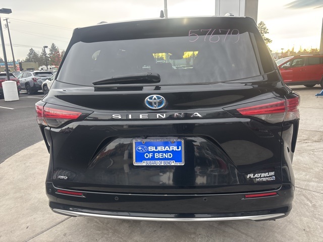 2021 Toyota Sienna Platinum photo 4