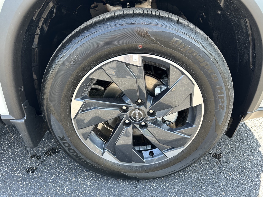 2026 Nissan Rogue SV photo 9