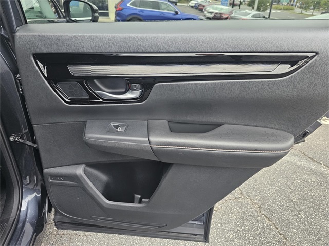 2024 Honda CR-V Hybrid Sport Touring photo 3