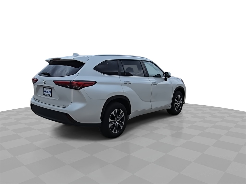 2023 Toyota Highlander XLE photo 7