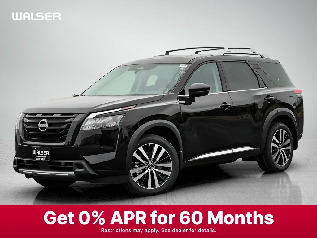 2025 Nissan Pathfinder Platinum's photo