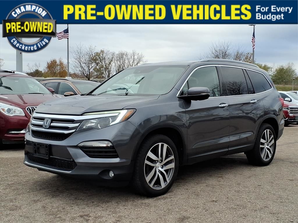 2016 Honda Pilot Touring's photo