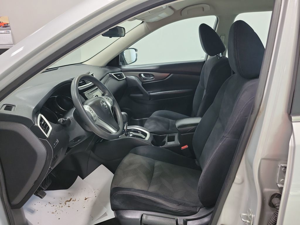 Used 2015 Nissan Rogue S with VIN 5N1AT2MV4FC822025 for sale in Cuyahoga Falls, OH