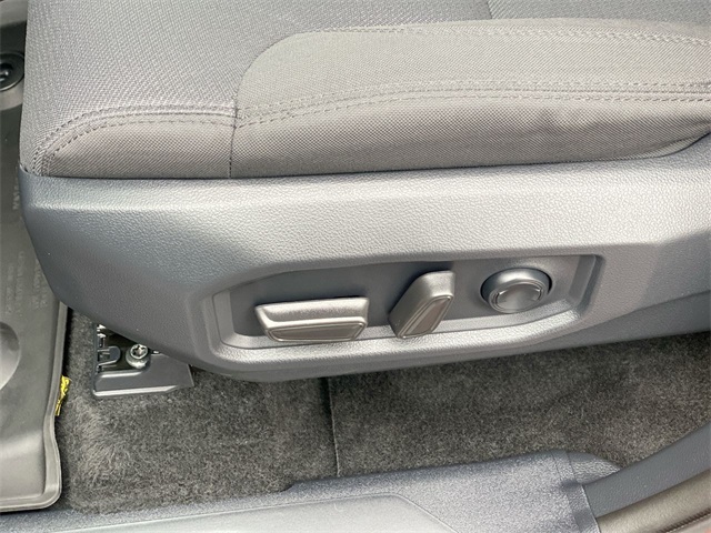 2025 Toyota Tundra SR5 photo 4