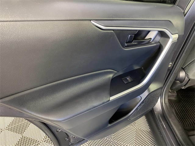 2023 Toyota RAV4 LE photo 21