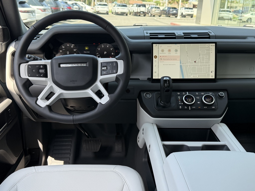 2025 Land Rover Defender 110 S photo 21
