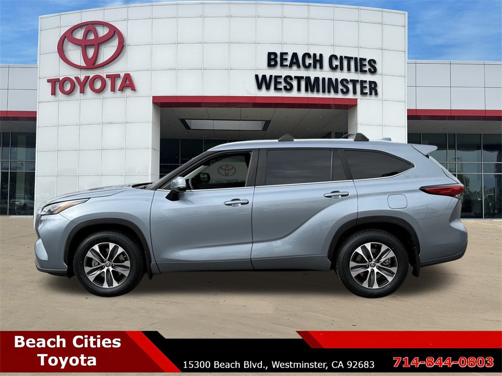 2023 Toyota Highlander XLE photo 6