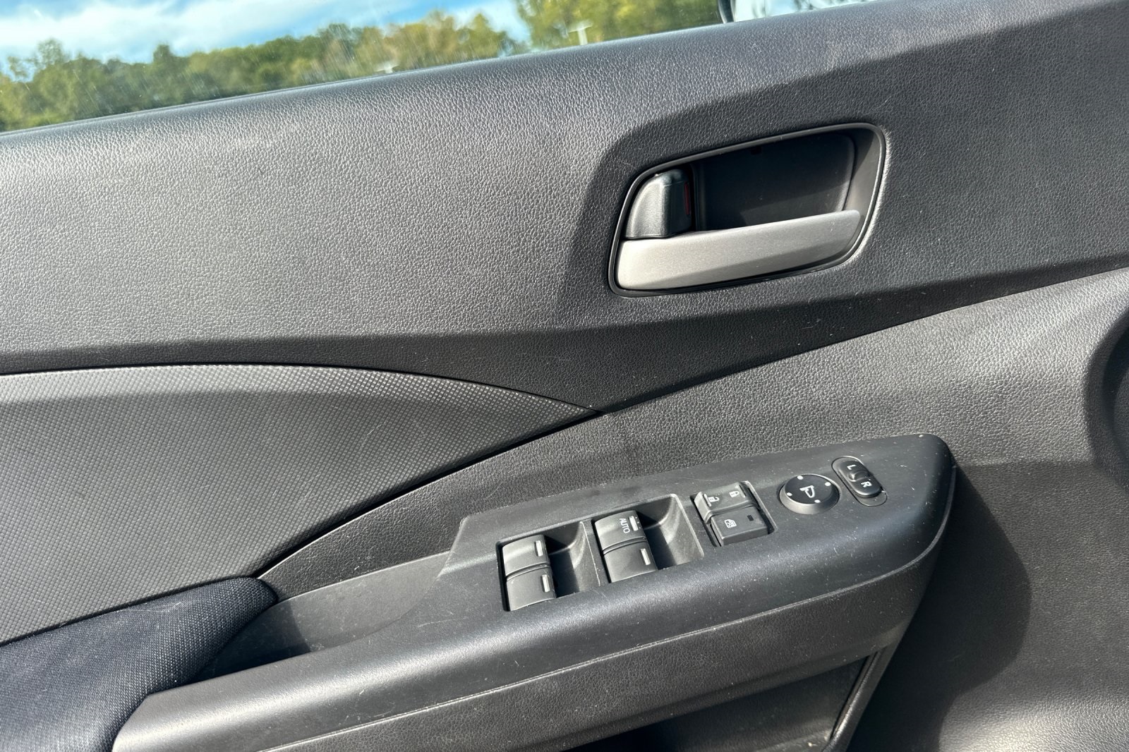 2016 Honda CR-V LX photo 11