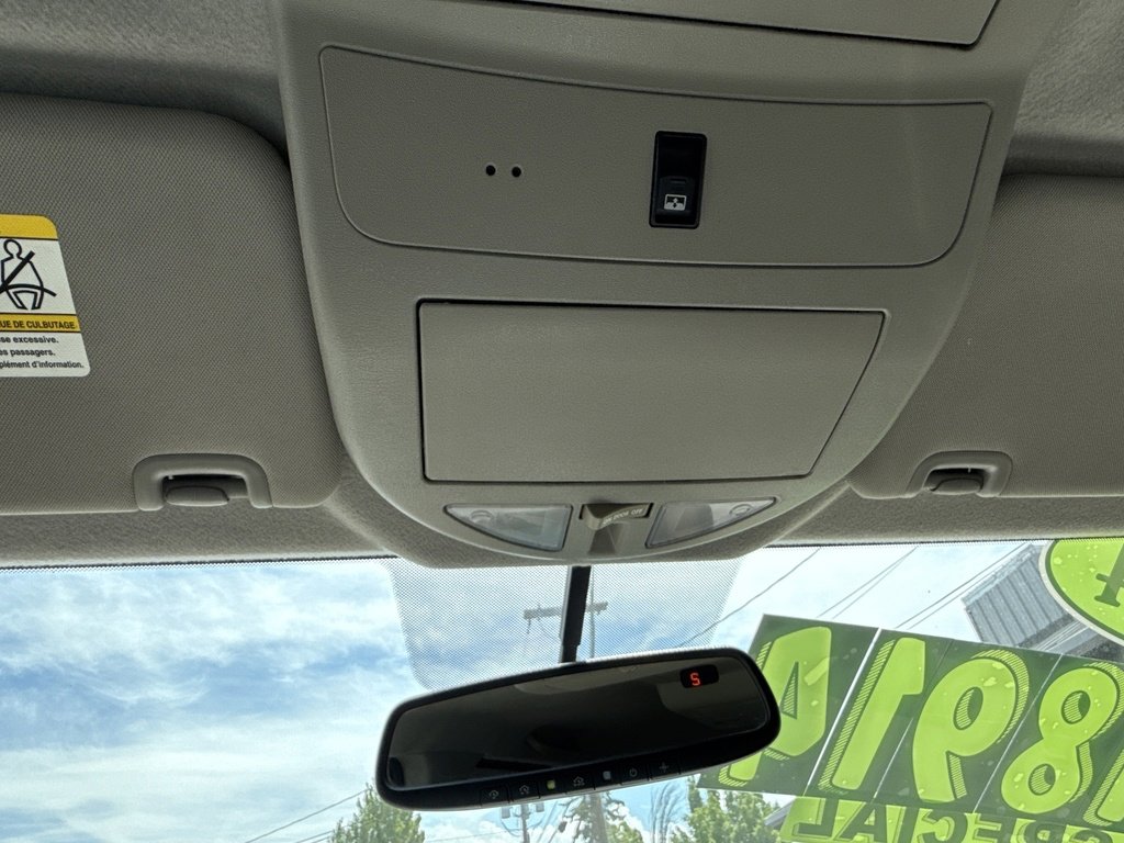 2014 Nissan Titan SL photo 18