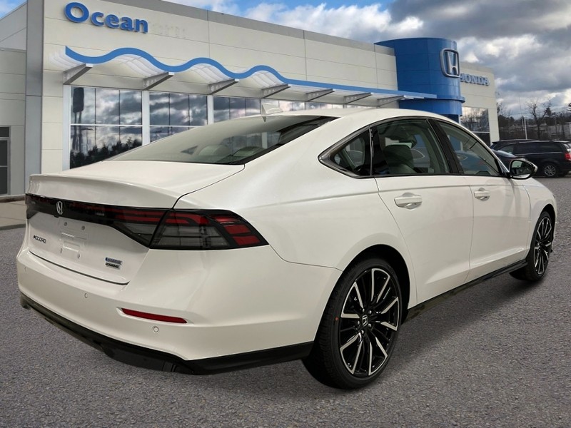 2025 Honda Accord Hybrid Touring photo 5