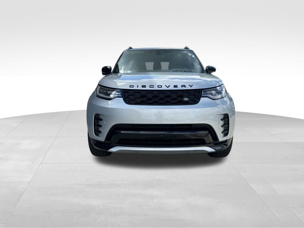 2024 Land Rover Discovery SE photo 3