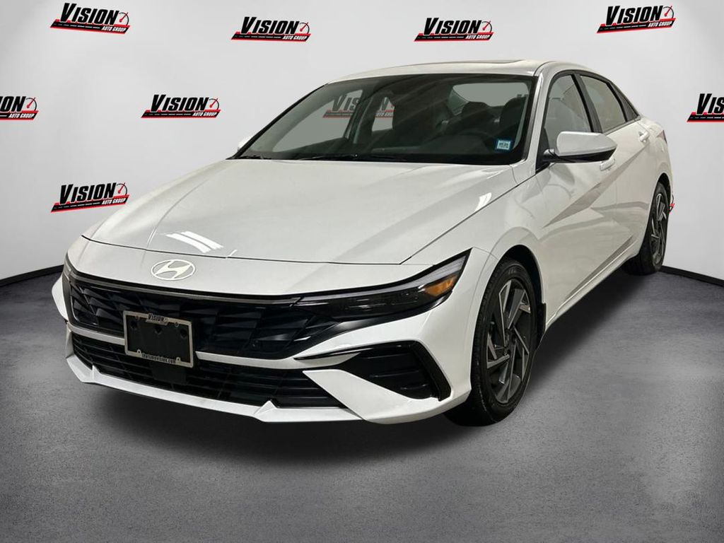 2024 Hyundai Elantra SEL Convenience photo 4