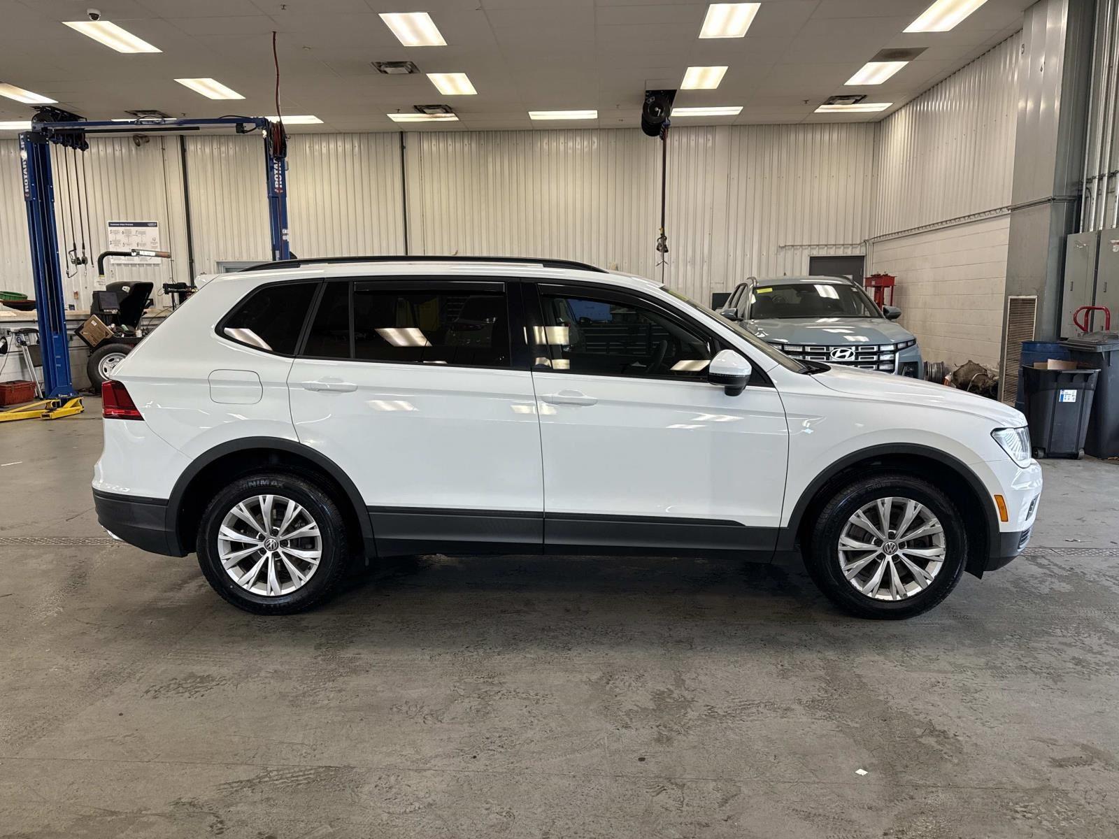 2018 Volkswagen Tiguan S photo 3