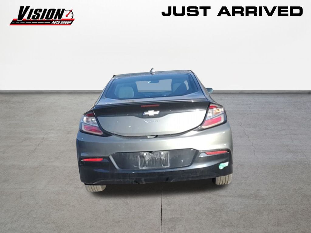 2016 Chevrolet Volt LT photo 4