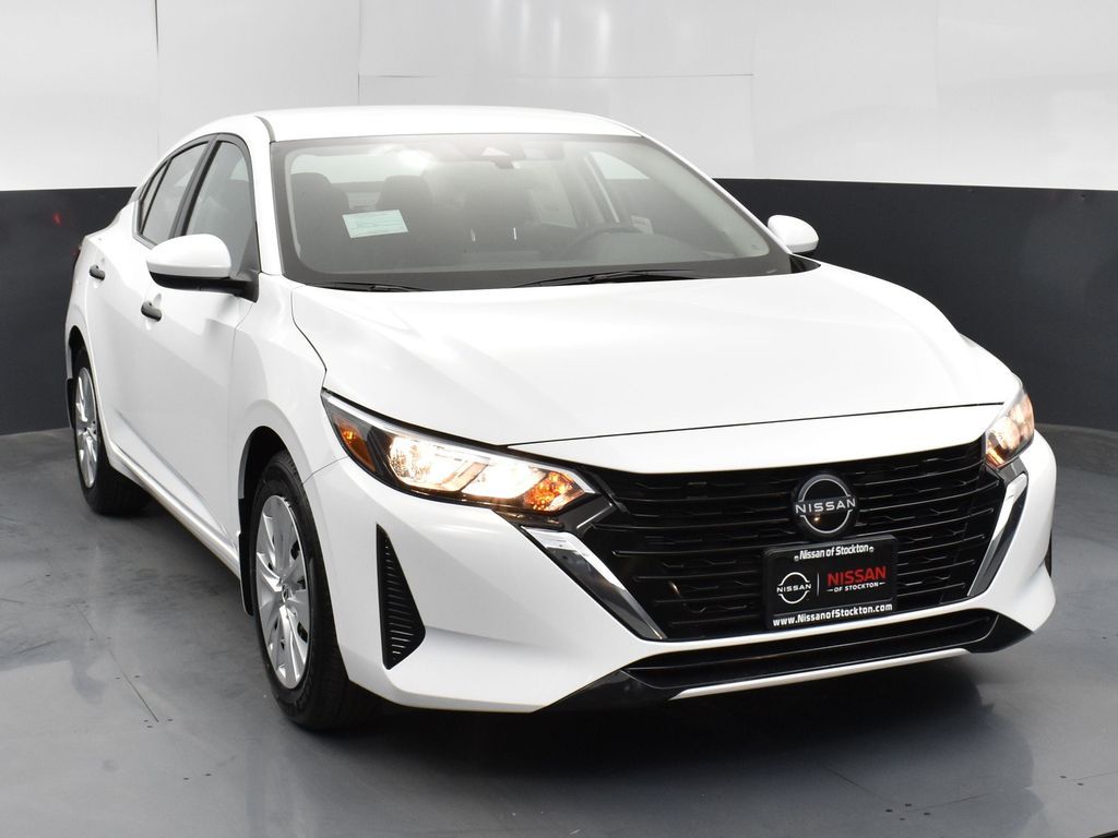 2025 Nissan Sentra S's photo