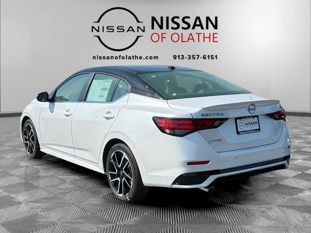 2025 Nissan Sentra SR photo 3