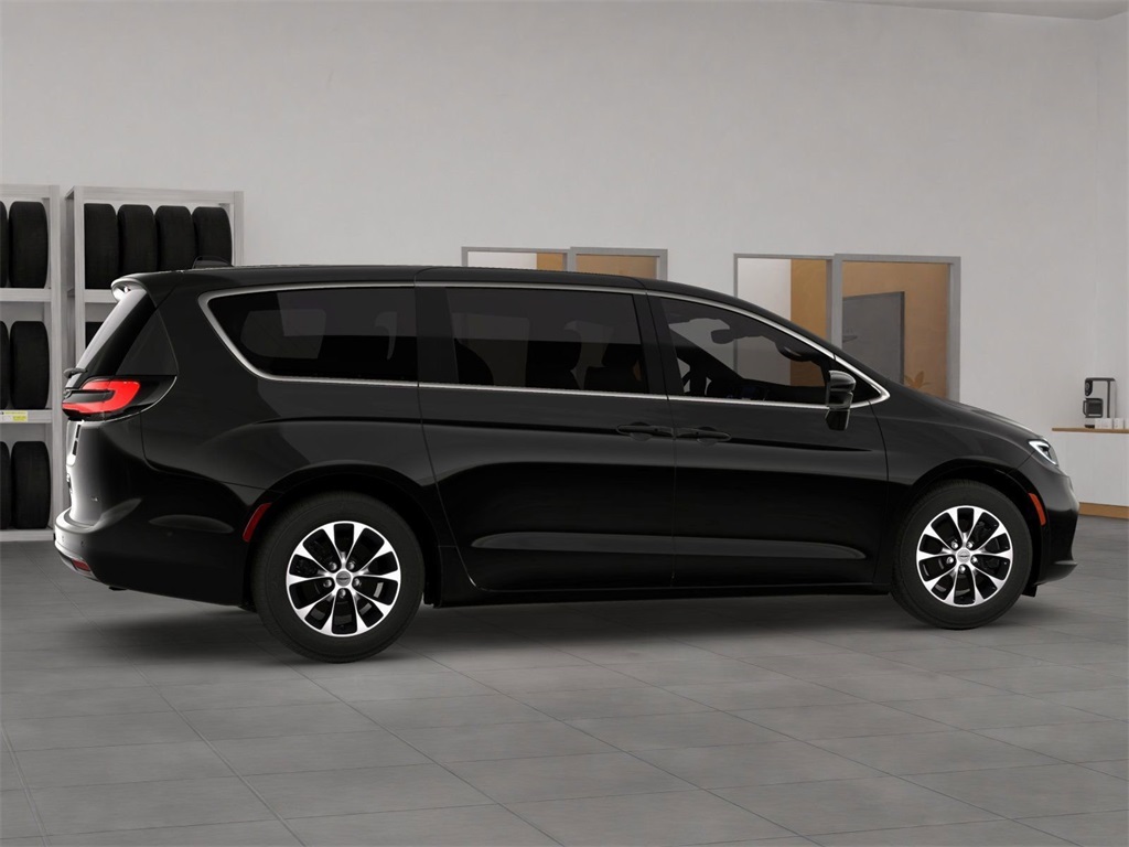 2026 Chrysler Pacifica photo 5