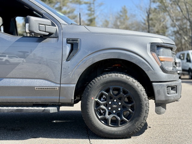 2025 Ford F-150 XLT photo 2