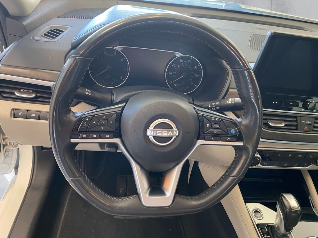 2023 Nissan Altima 2.5 SV photo 9