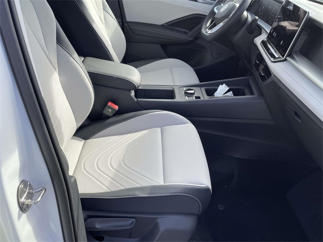 2025 Volkswagen Tiguan SE photo 6