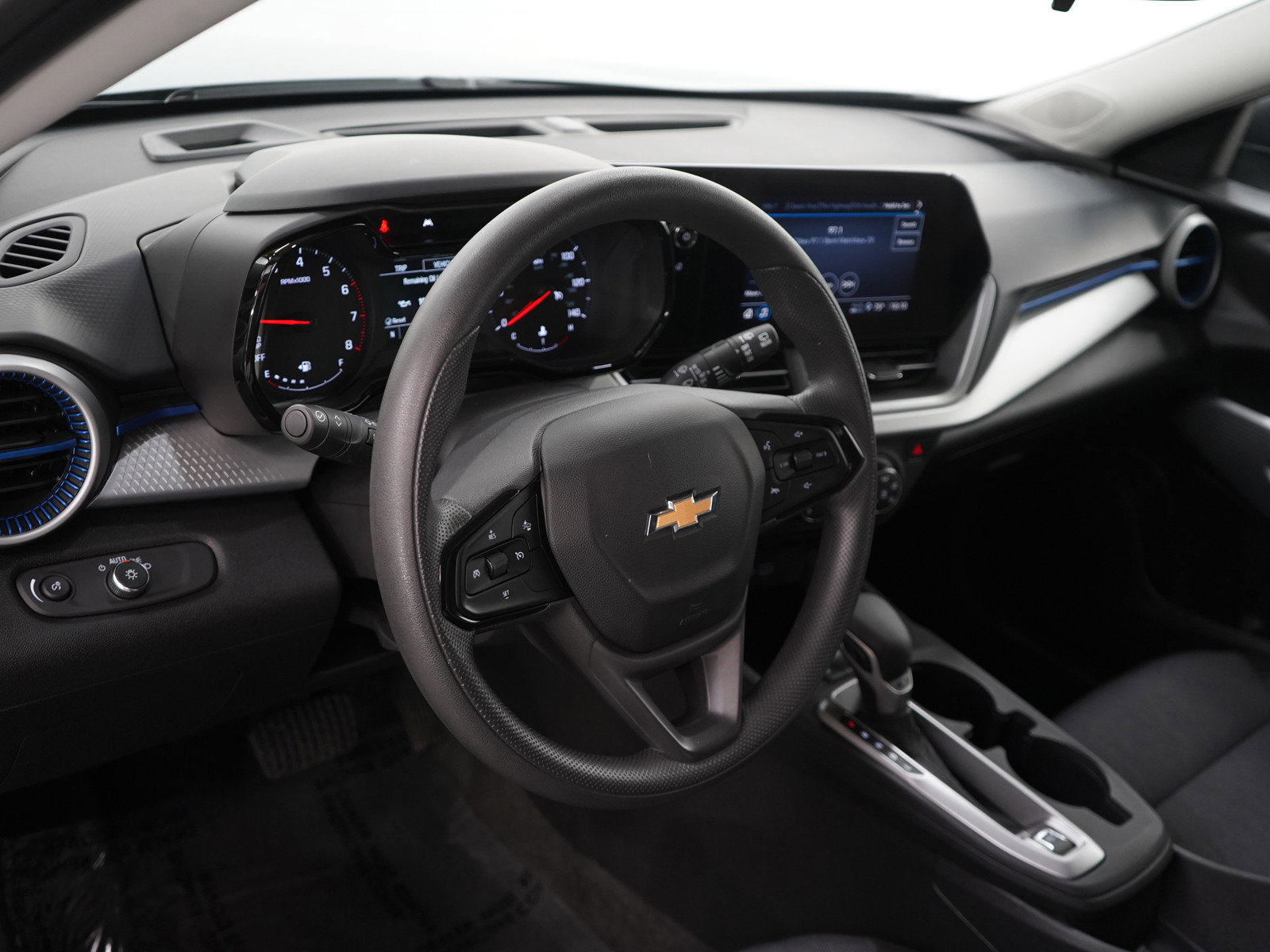 2024 Chevrolet Trax LS photo 19