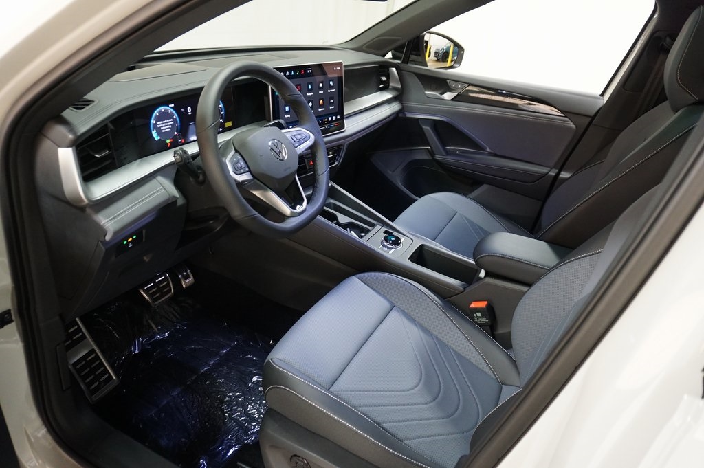 2025 Volkswagen Tiguan SE R-Line Black photo 7