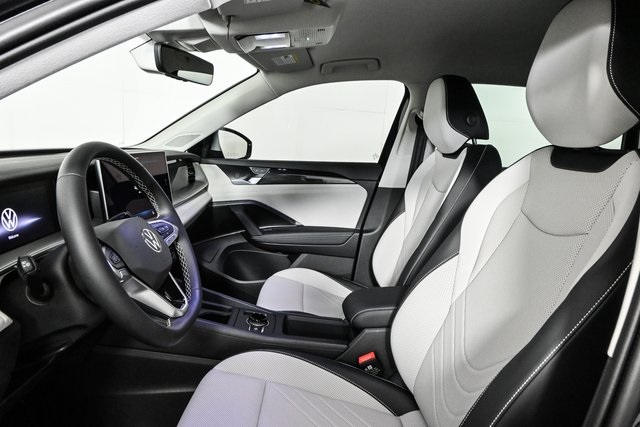 2025 Volkswagen Tiguan SE photo 6