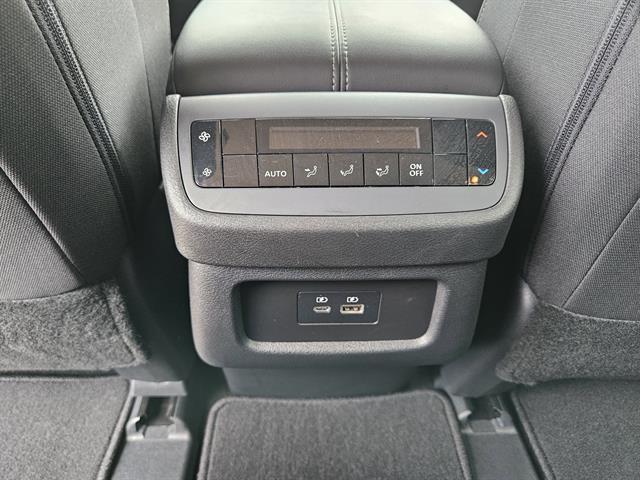 2024 Nissan Pathfinder SV photo 16