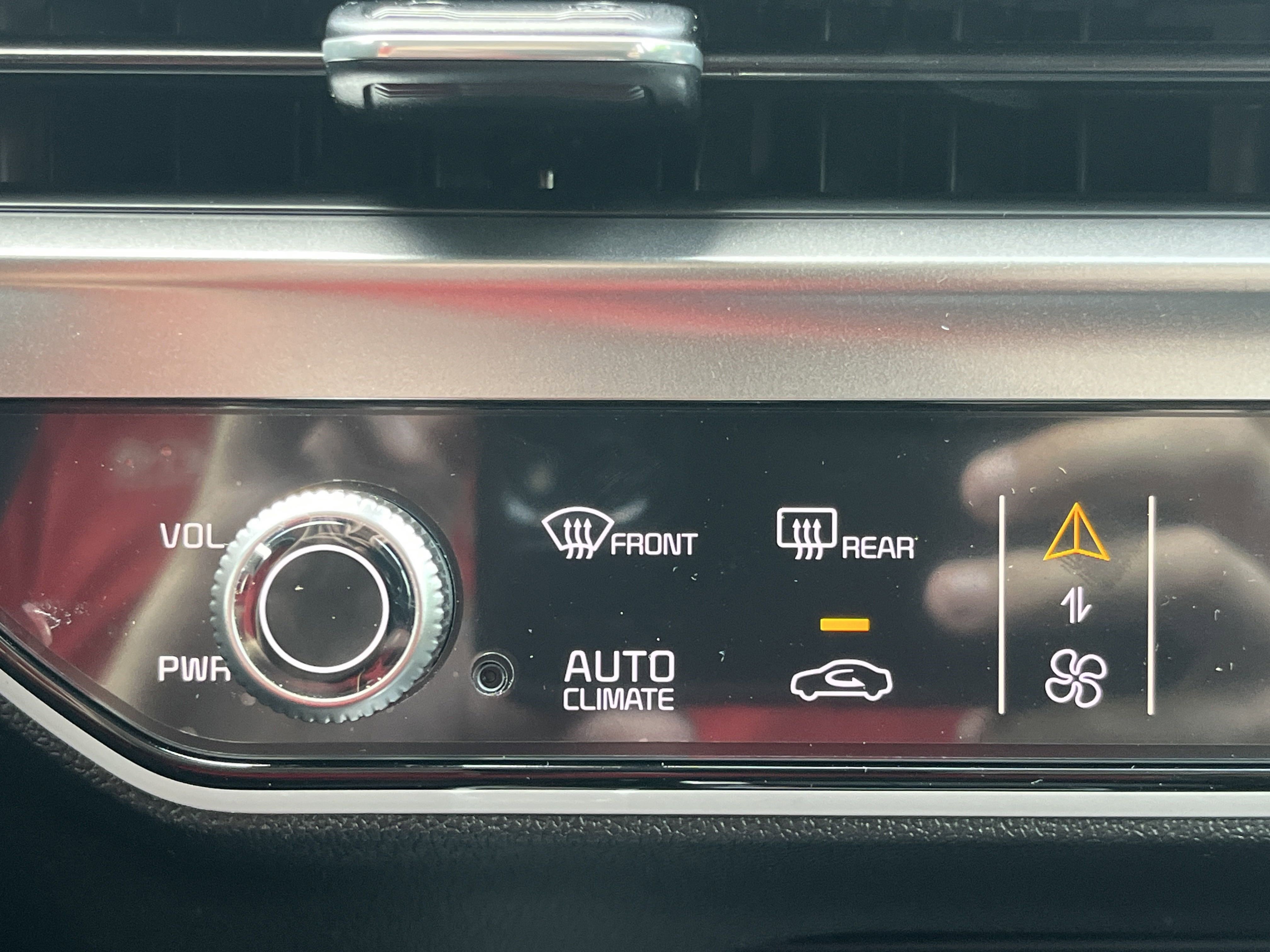 2025 Kia Sorento S photo 4