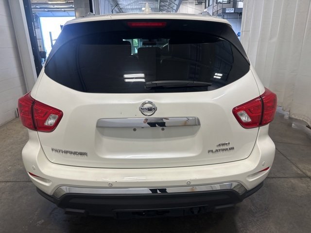2019 Nissan Pathfinder Platinum photo 5