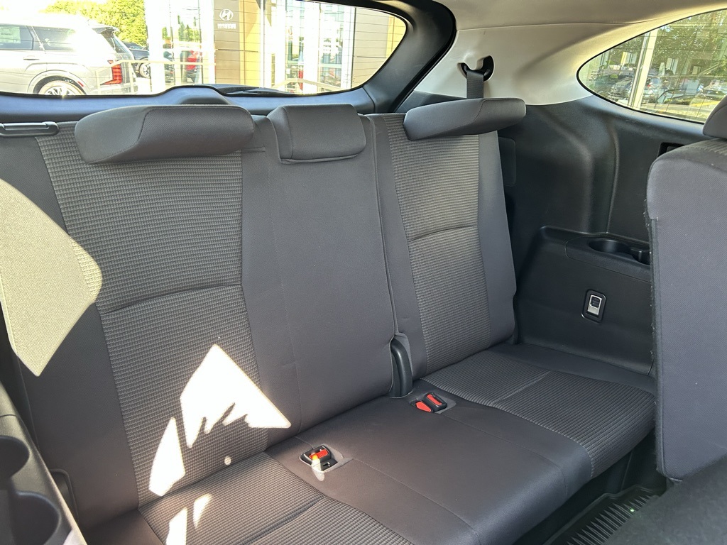 2022 Toyota Highlander L photo 29