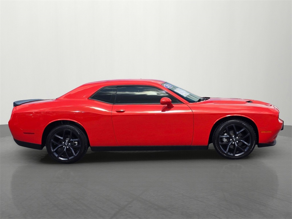 2023 Dodge Challenger SXT photo 4