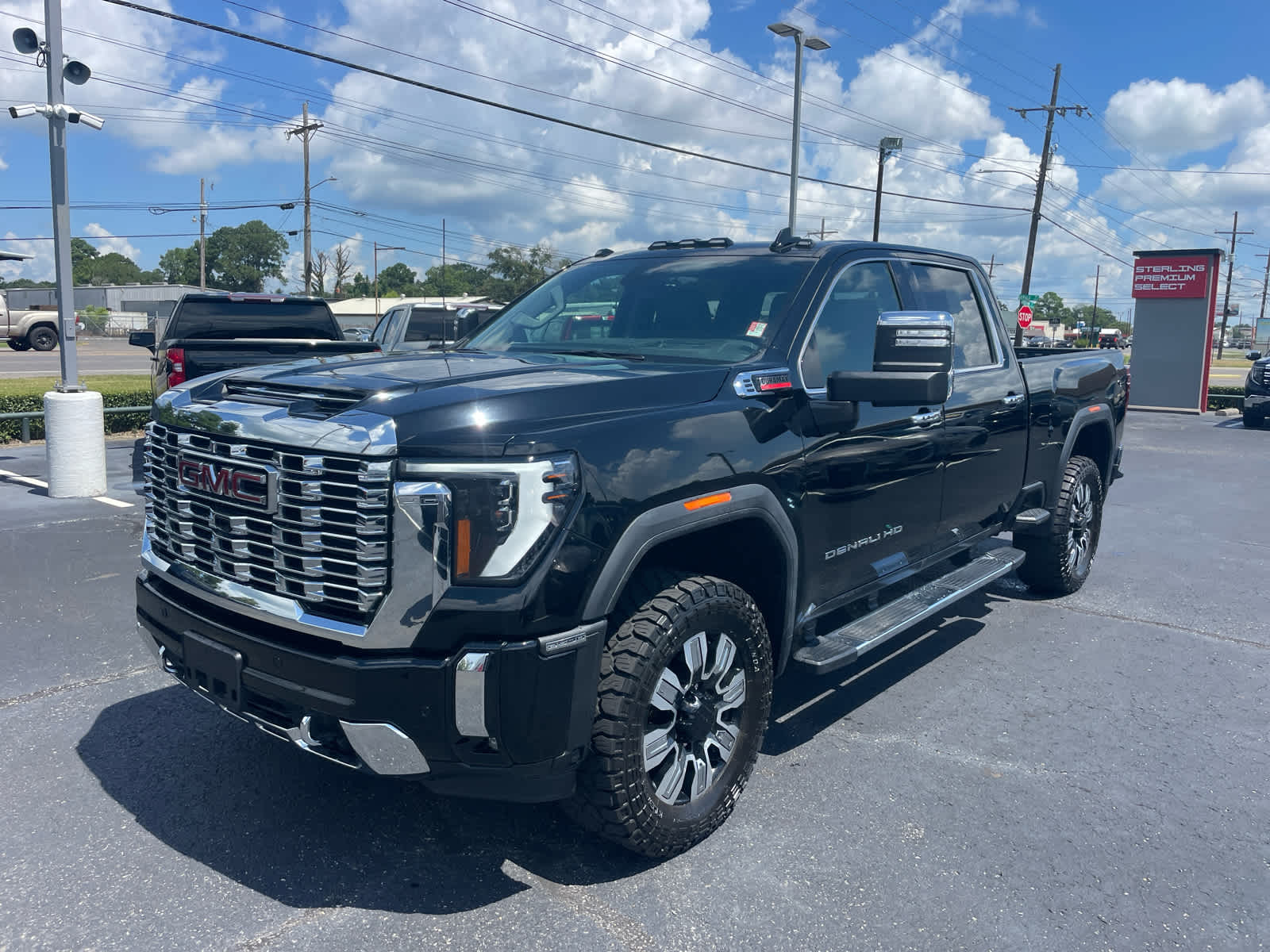 2024 GMC Sierra 2500HD Denali's photo