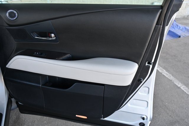 2015 Lexus RX 450h Luxury photo 18