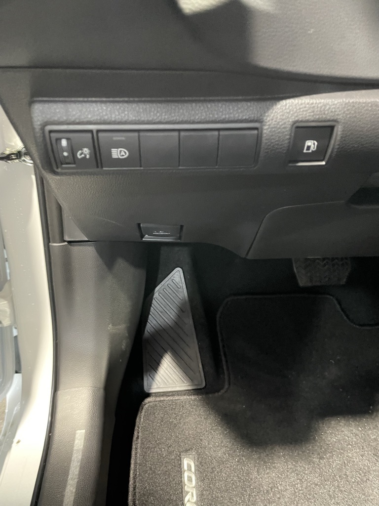2024 Toyota Corolla Hybrid photo 18