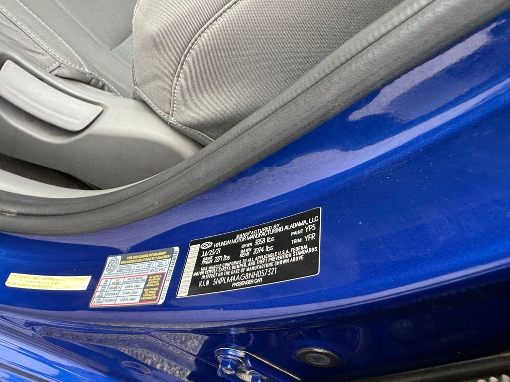 2022 Hyundai Elantra SEL photo 25