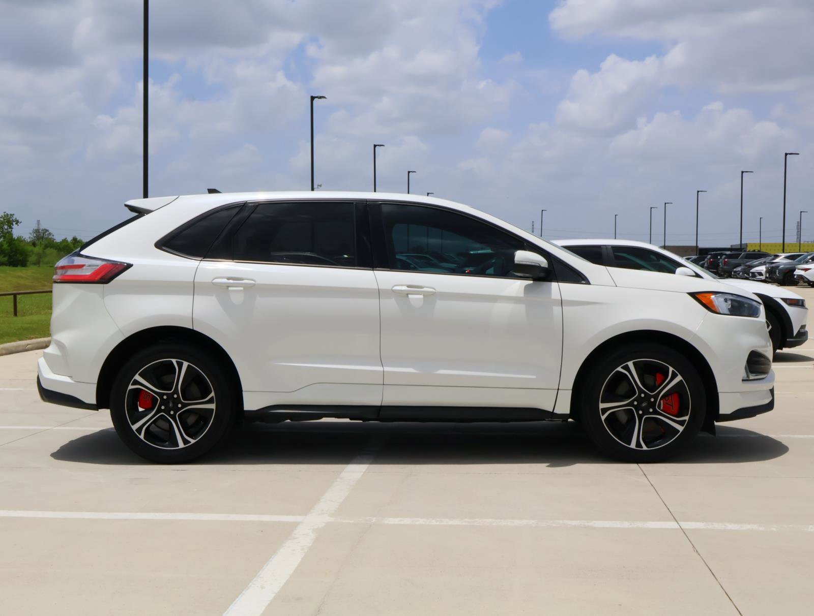 2022 Ford Edge ST photo 4