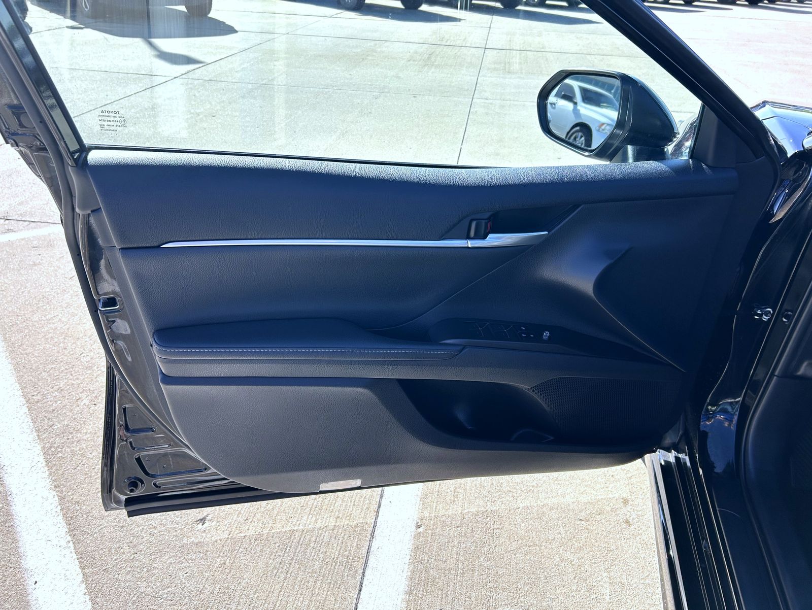 2023 Toyota Camry XSE photo 9