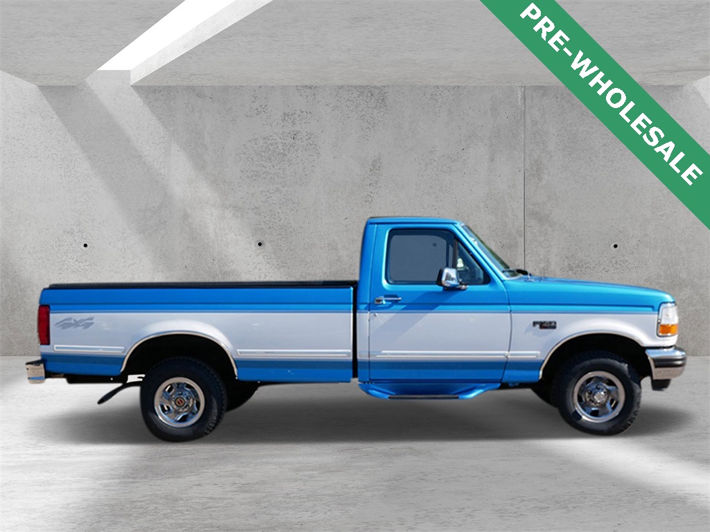 1994 Ford F-150 XL photo 2