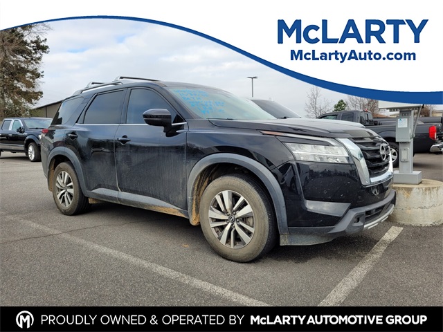 2022 Nissan Pathfinder SL's photo