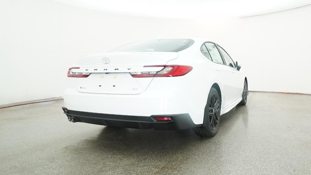 2025 Toyota Camry SE photo 4