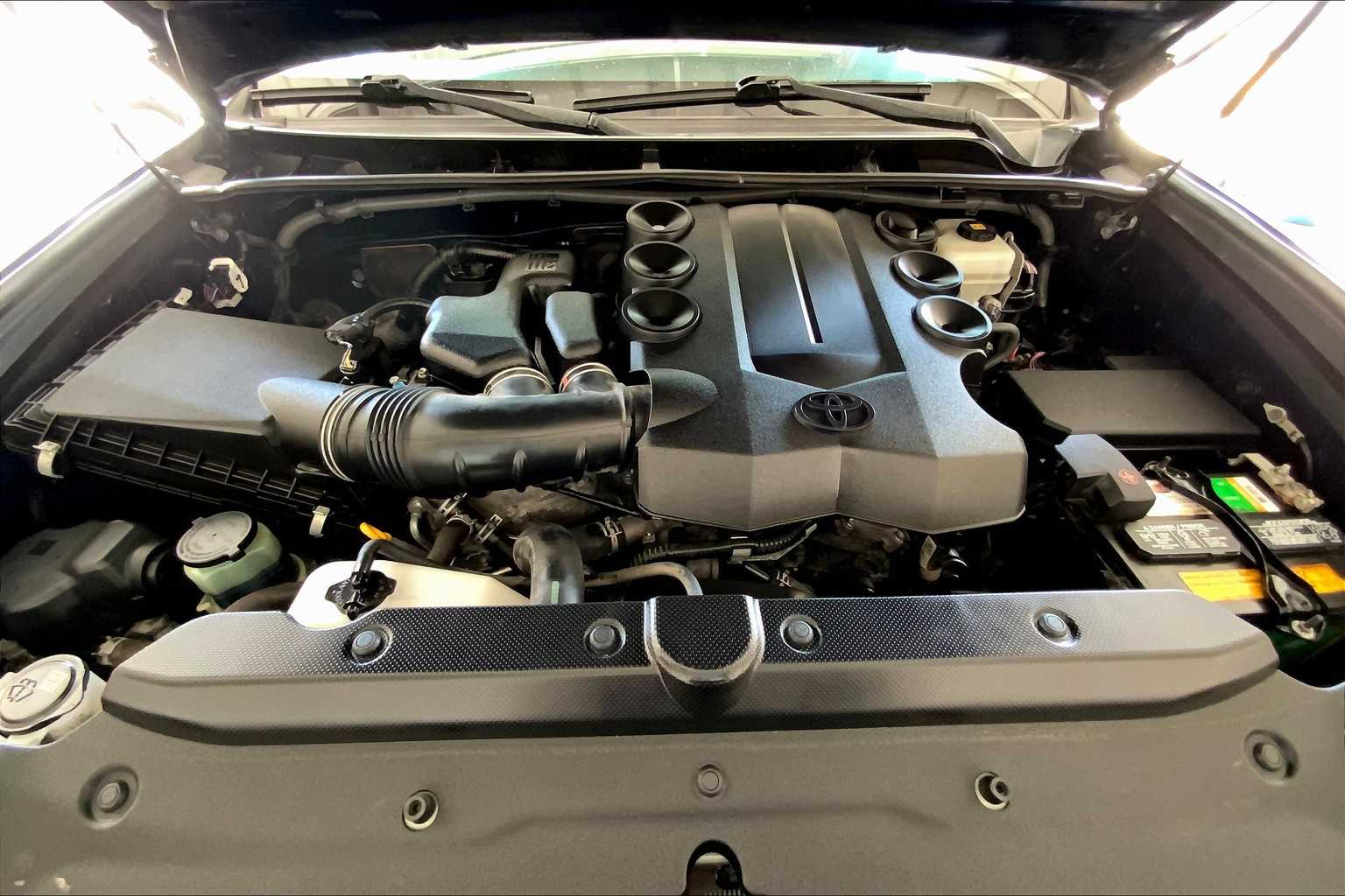 2018 Toyota 4Runner SR5 Premium photo 25