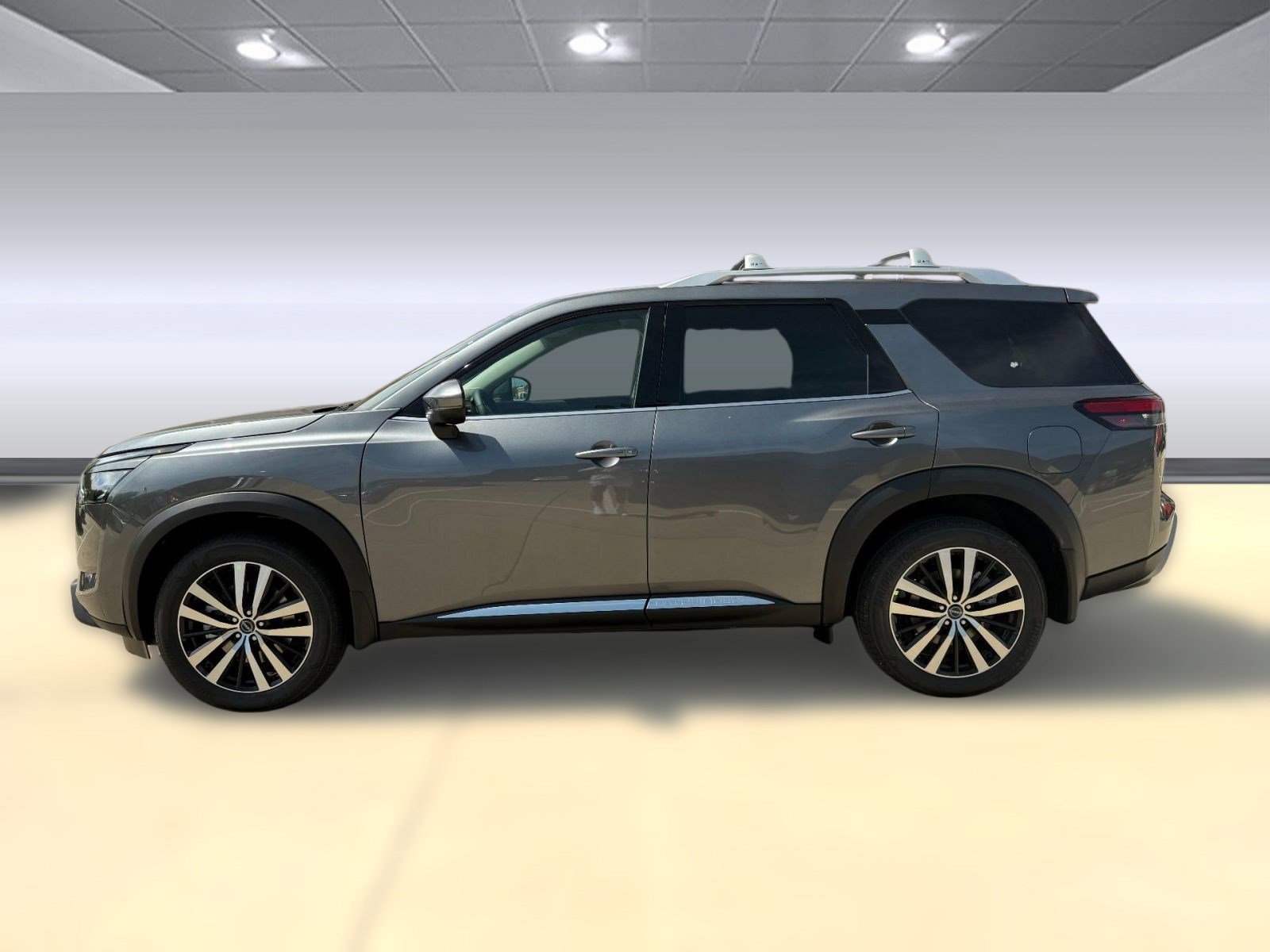 2025 Nissan Pathfinder SV photo 2