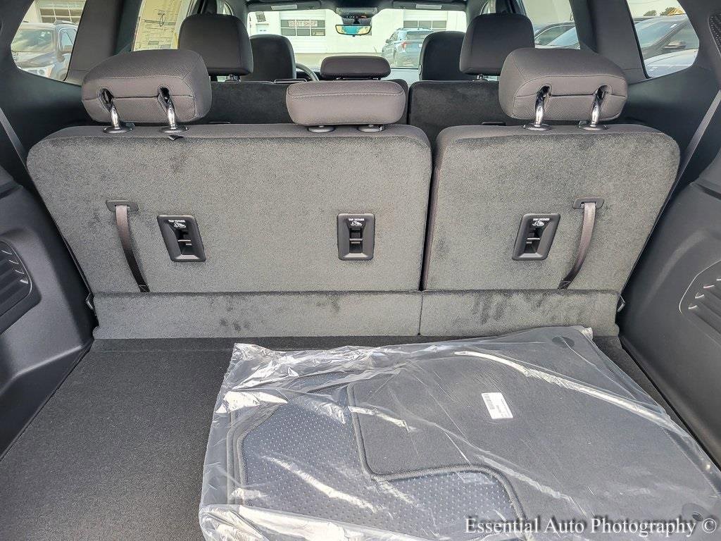 2026 GMC ACADIA - Image 17