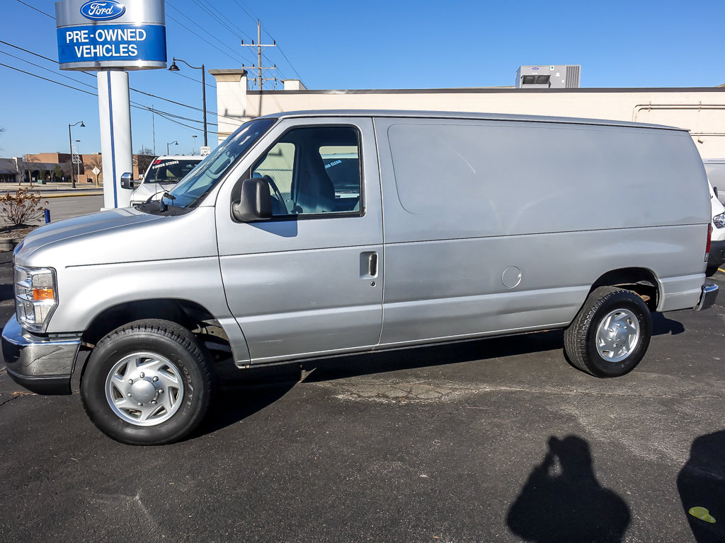 2010 FORD E-350 - Image 4