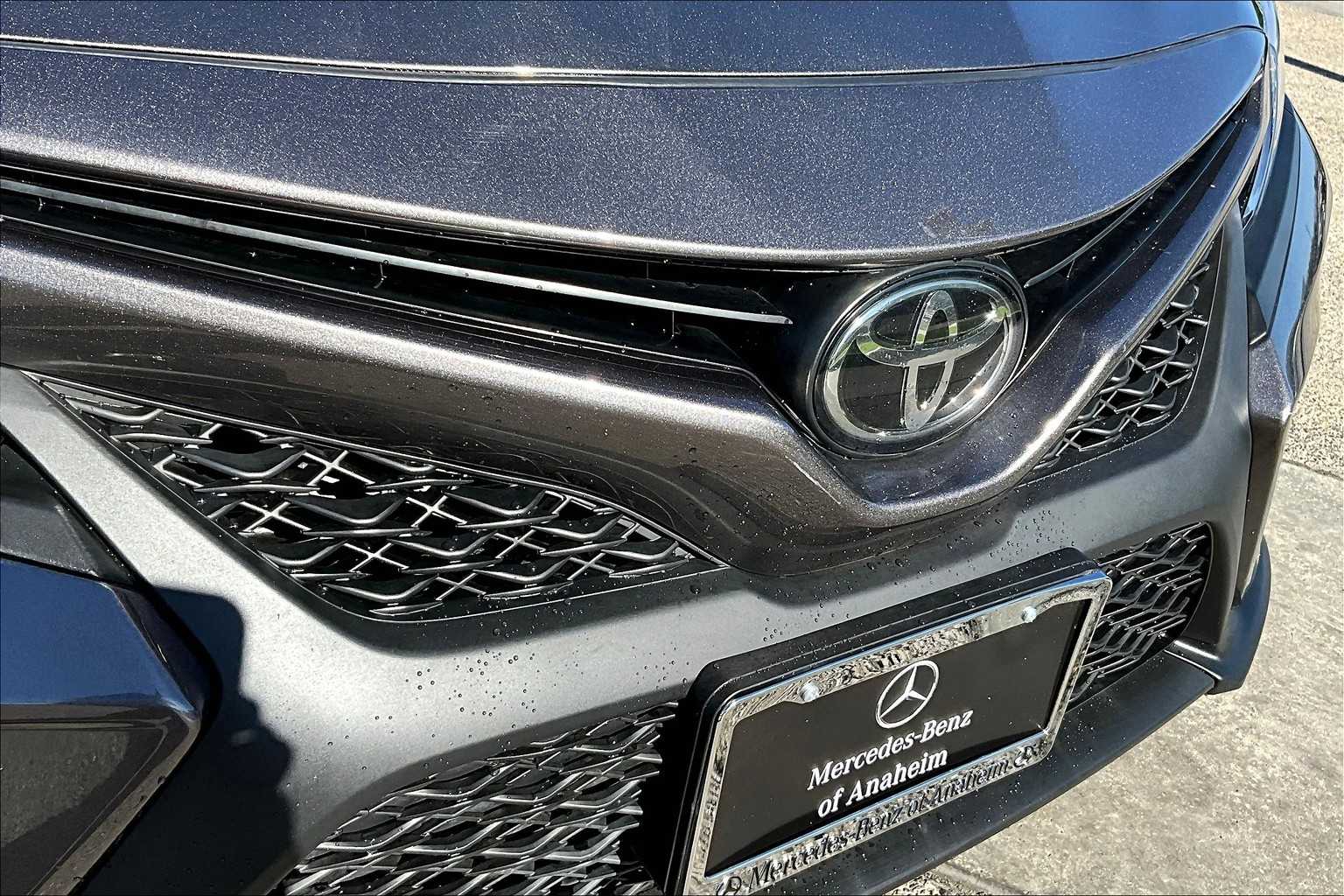 2020 Toyota Camry SE photo 26