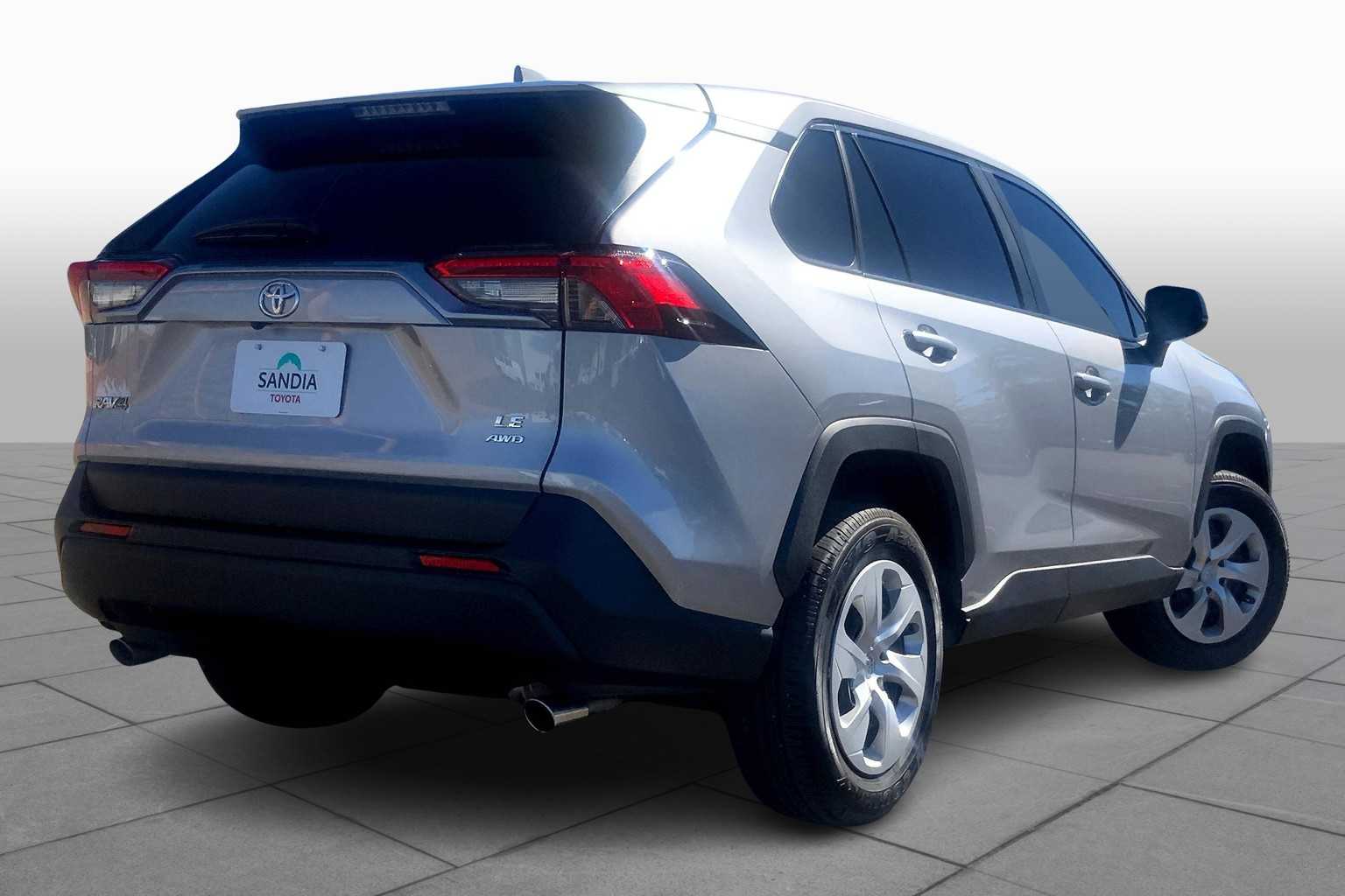 2025 Toyota RAV4 LE photo 11