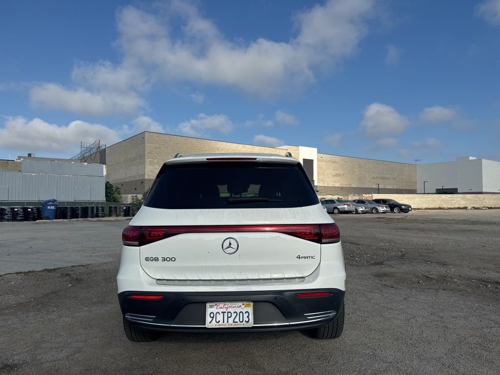 2022 Mercedes Benz EQB 300 4MATIC photo 4