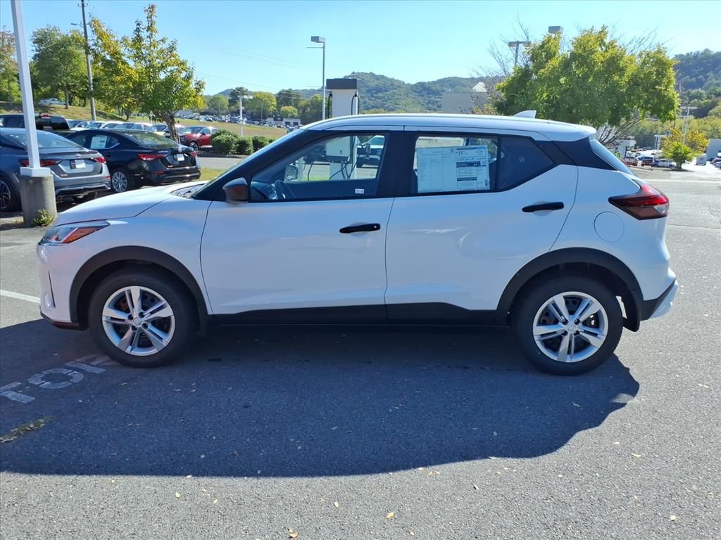2025 Nissan Kicks Play S photo 4