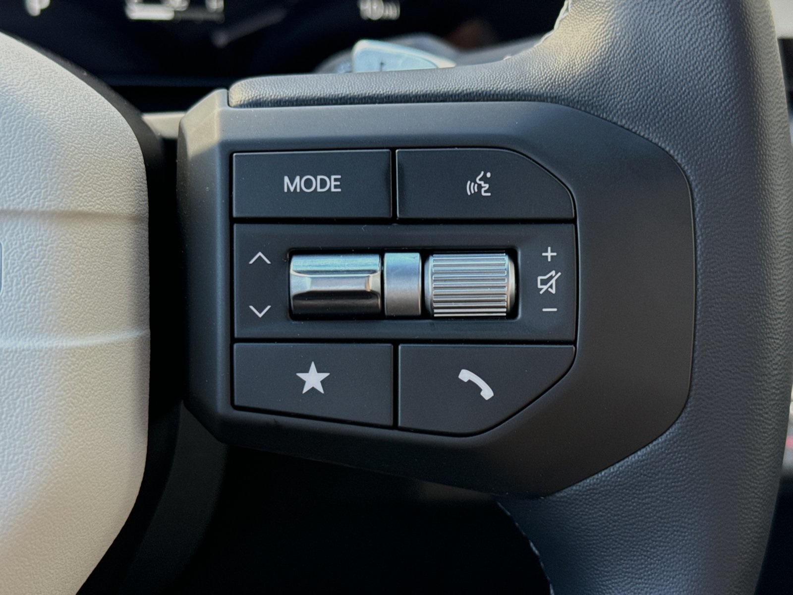 2025 Kia K4 GT-Line photo 27